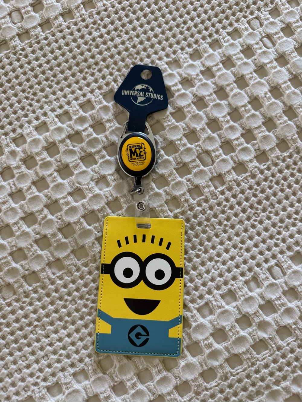 Minions Kids Badge Holder with Retractable Reel - Yellow